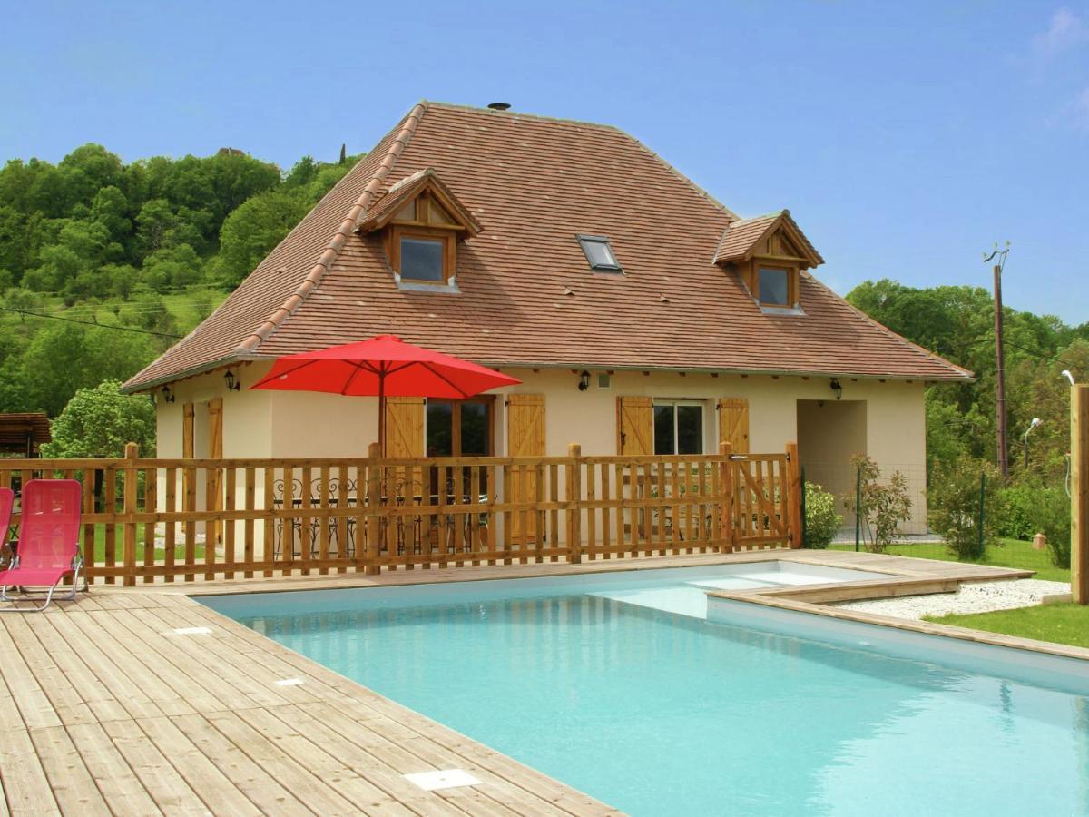 Modern Holiday Home With Private Pool 루브레삭 외부 사진