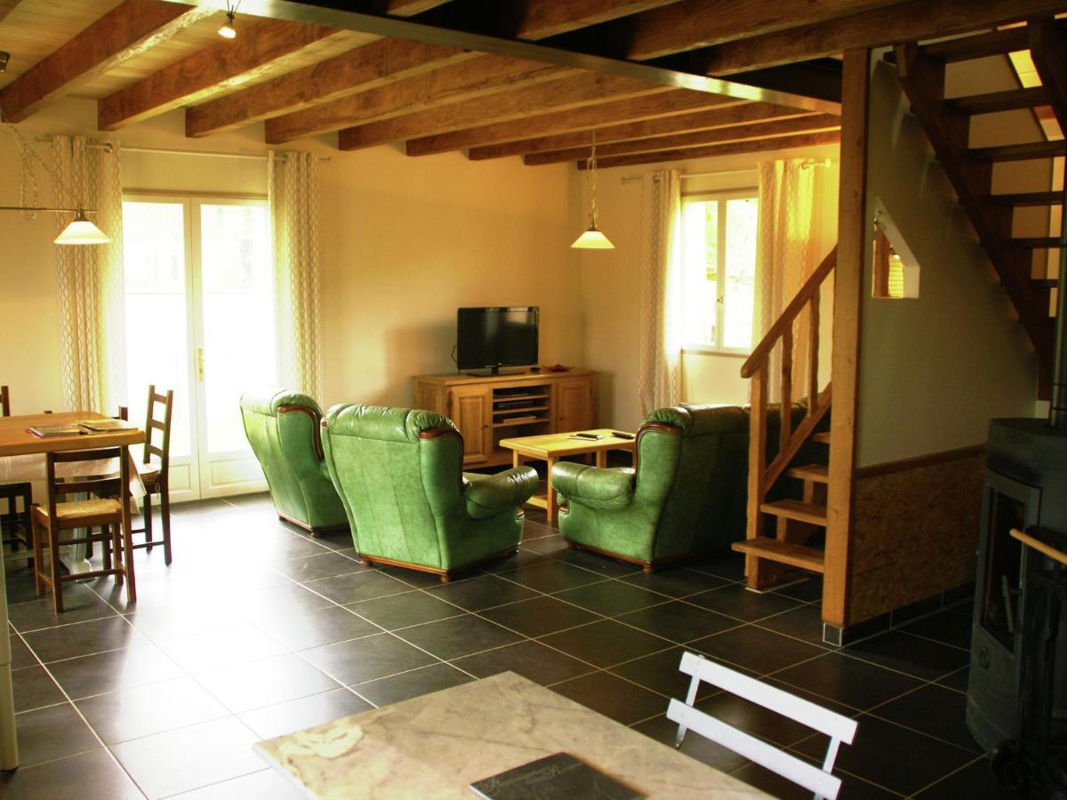 Modern Holiday Home With Private Pool 루브레삭 객실 사진