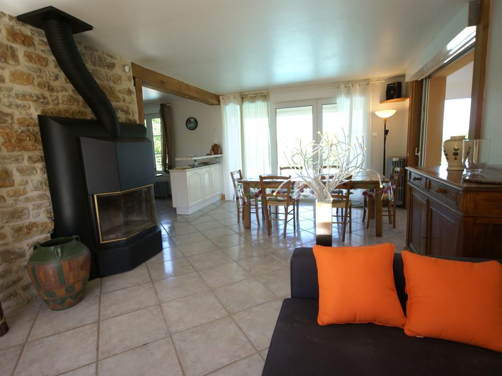 Modern Holiday Home With Private Pool 루브레삭 객실 사진